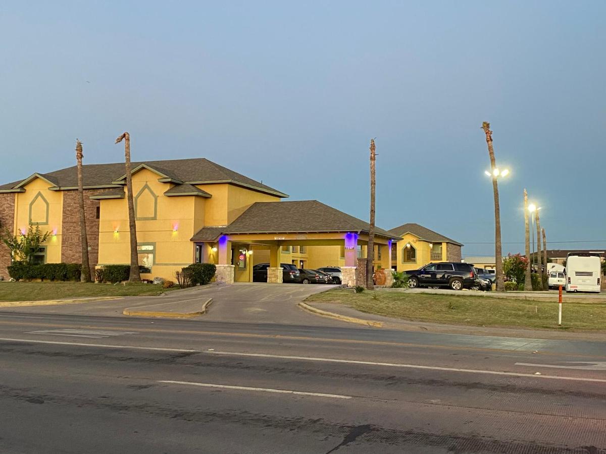 Country Hill Inn & Suite Eagle Pass Bagian luar foto