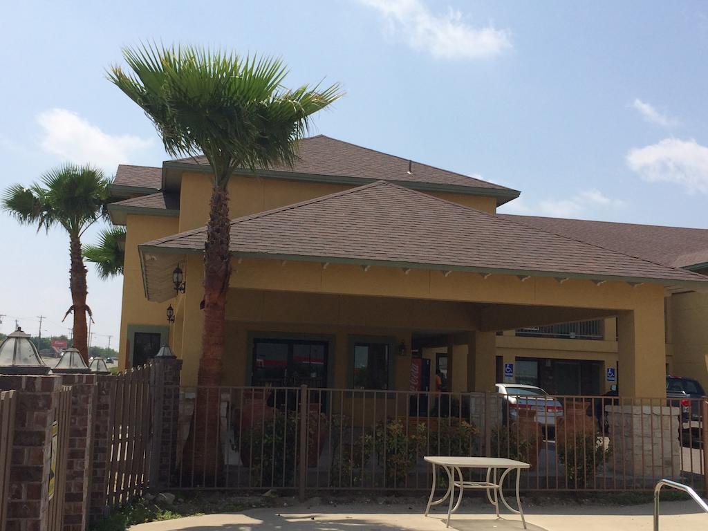 Country Hill Inn & Suite Eagle Pass Bagian luar foto
