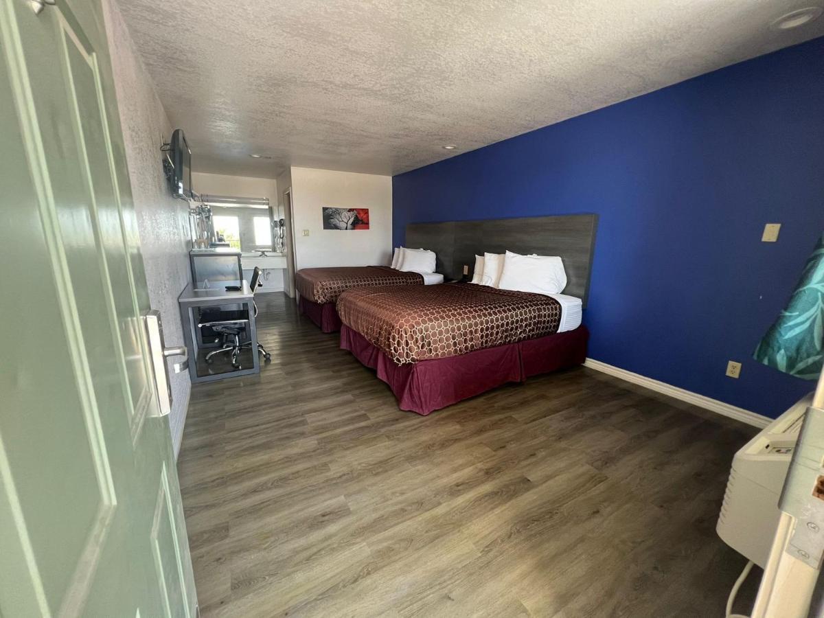 Country Hill Inn & Suite Eagle Pass Bagian luar foto