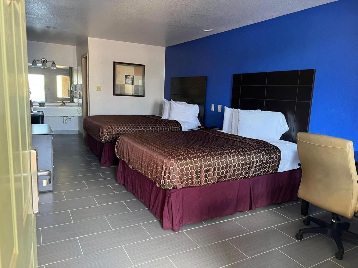 Country Hill Inn & Suite Eagle Pass Bagian luar foto