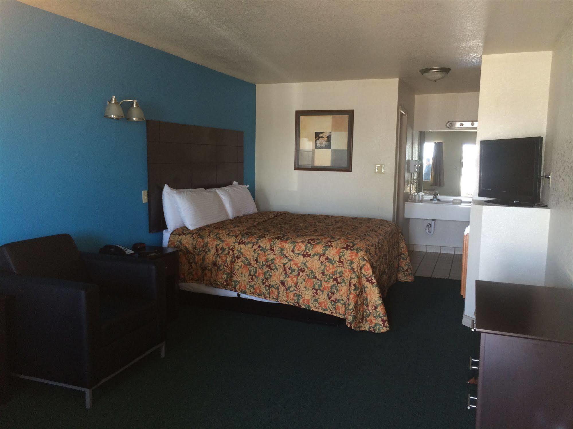 Country Hill Inn & Suite Eagle Pass Bagian luar foto